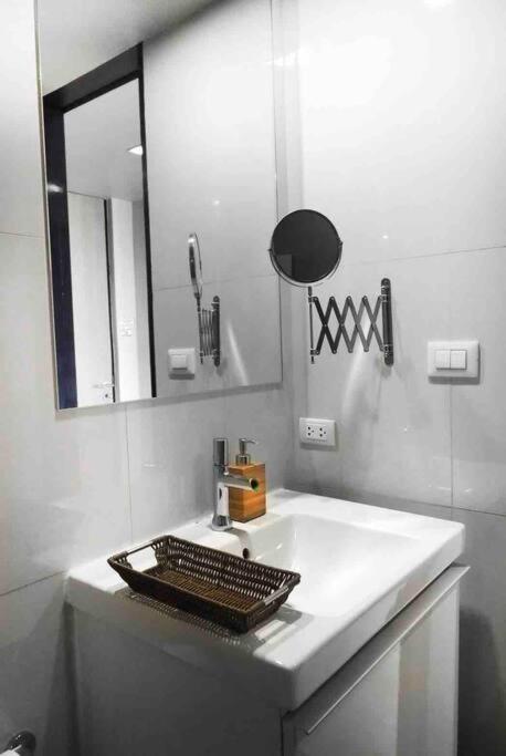 Stylish 1 Bedroom, Nice Pool,Bts Asok, Sukhumvit Bangkok Exterior foto